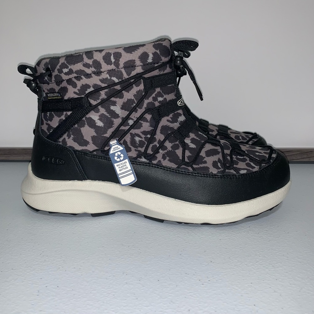KEEN Uneek SNK Chukka II WP Boot-Size 9 New